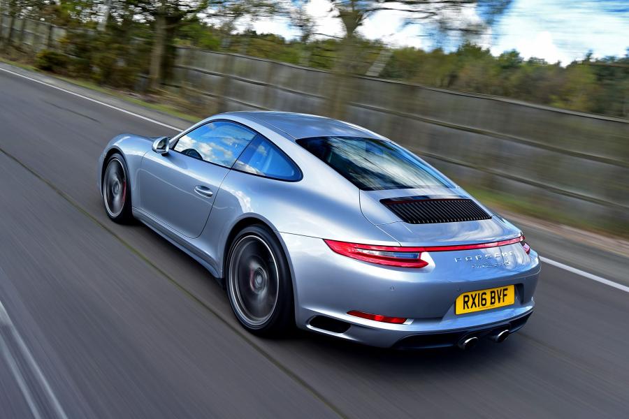  Porsche 911 Carrera 4S Coupe 2016 года  (UK) (фото 25 из 27)